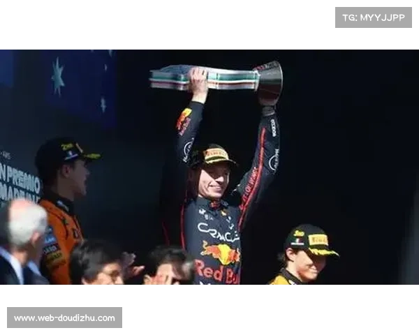 维斯塔潘在新加坡站强势夺分巩固领先位置车手积分榜竞争愈加激烈 维斯塔潘在新加坡站强势夺分巩固领先位置车手积分榜竞争愈加激烈