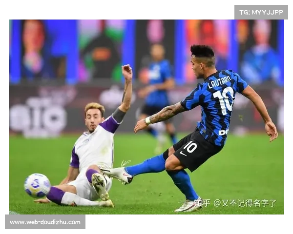 米兰与佛罗伦萨激战一球存疑VAR介入判罚引发巨大争议