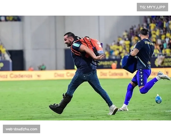 通讯：一座小城的足球狂欢，观看主队客场逼平巴萨后，赫塔菲球迷的庆祝夜晚